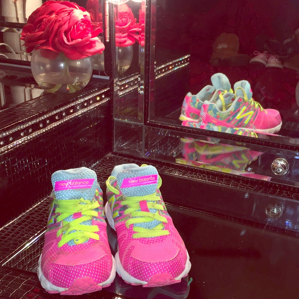 Little girls New Balance Tennis shoes. Size 12.